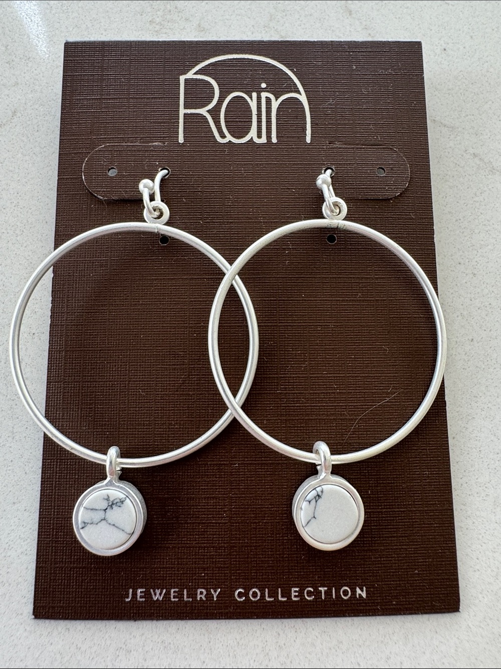 Rain Silver Hoop Earrings with White Marble Charm NWT ✨